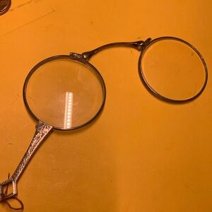 Anti  war ie add liver glasses